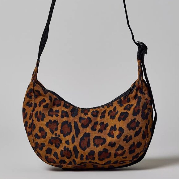 NWT Baggu Small Crescent Bag - Leopard - Picture 8 of 11